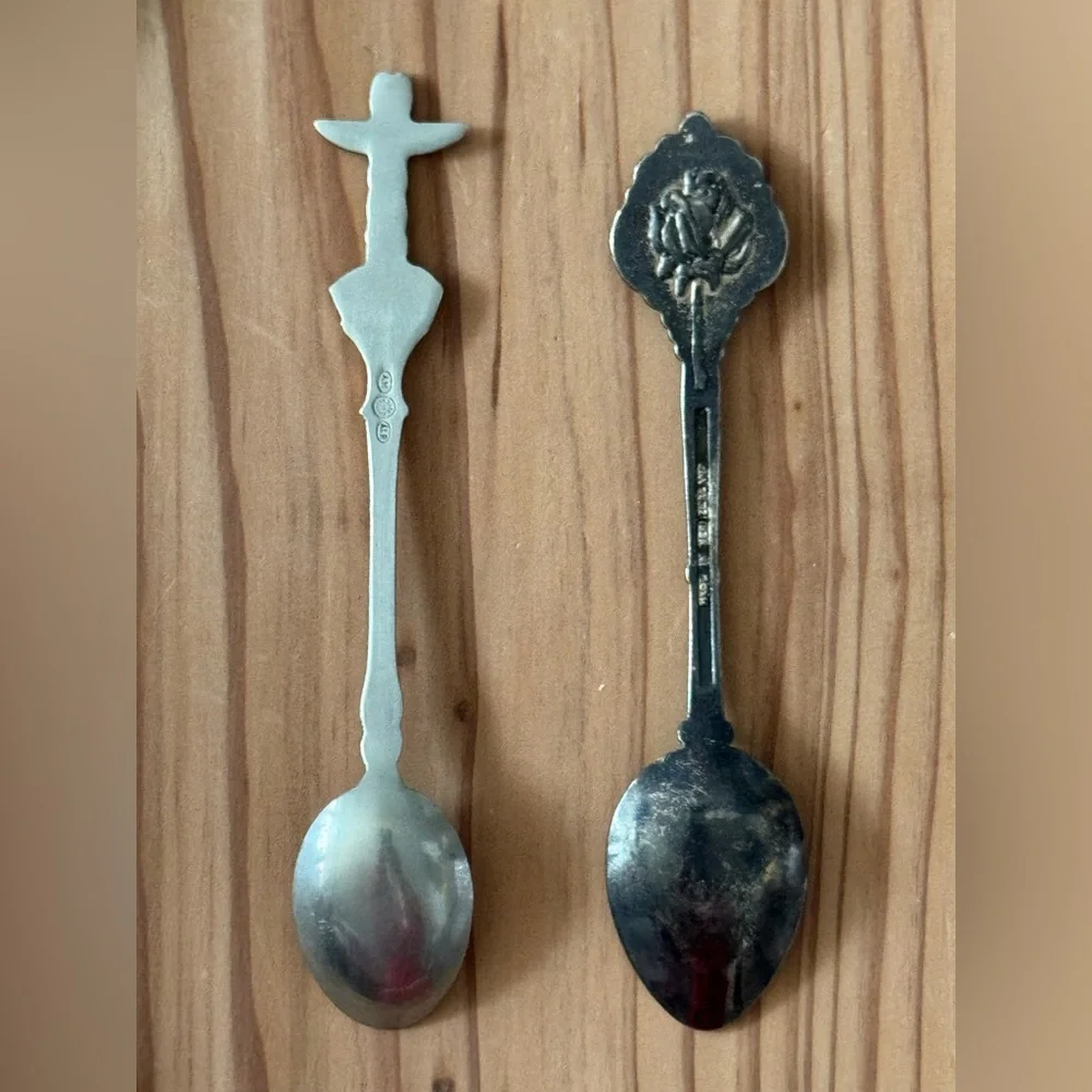 Vintage Collectible State Hawaii Hula Girls & Alaska Totem Souvenir Spoon Bundle